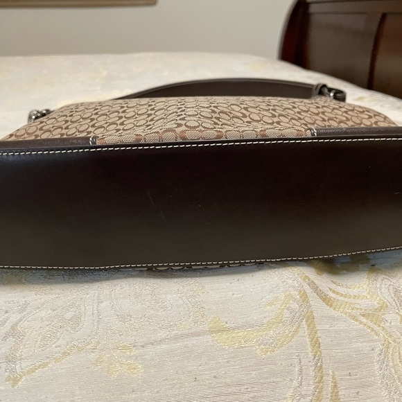 COACH HANDBAG - Picture 4 of 12